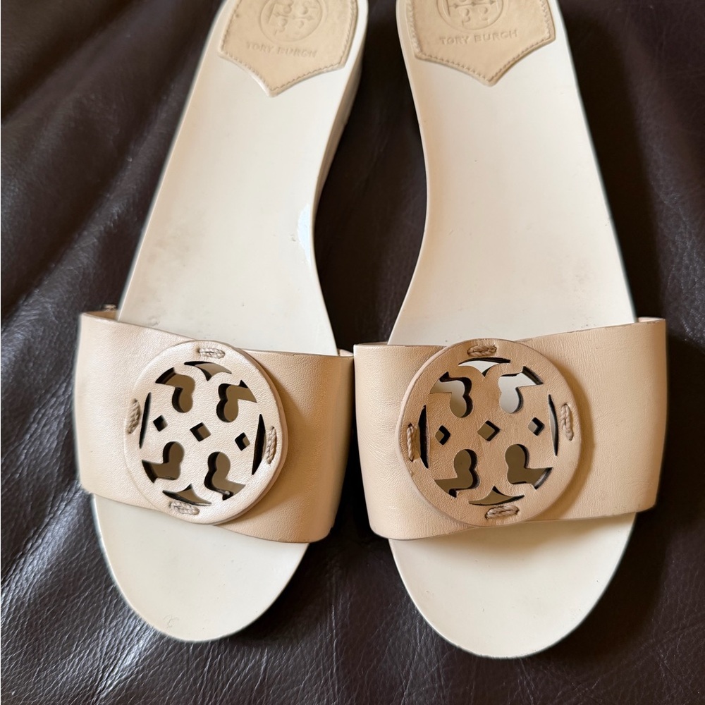 Tory Burch Women’s Beige Leather Slide Sandals